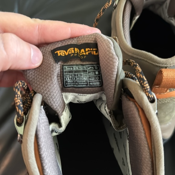 Men’s Teva Riva Mid Leather Water Proof Hiking Boots Size 8.5 - Picture 2 of 7